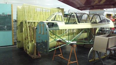Zabytkowe hangary pod młotek, a pamiątki na bruk - 13