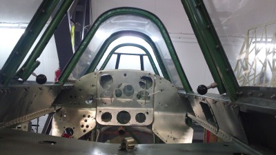 Zabytkowe hangary pod młotek, a pamiątki na bruk - 16