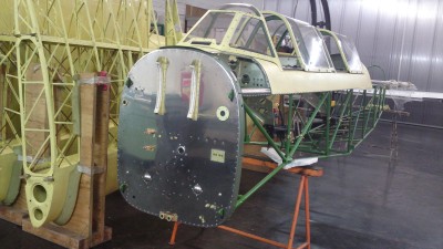 Zabytkowe hangary pod młotek, a pamiątki na bruk - 17