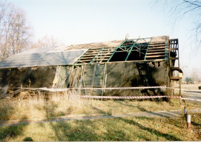 Zabytkowe hangary pod młotek, a pamiątki na bruk - 1