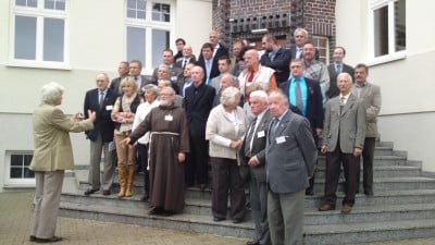 Zabytkowe hangary pod młotek, a pamiątki na bruk - 21