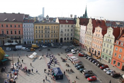 Zabytkowe hangary pod młotek, a pamiątki na bruk - 29
