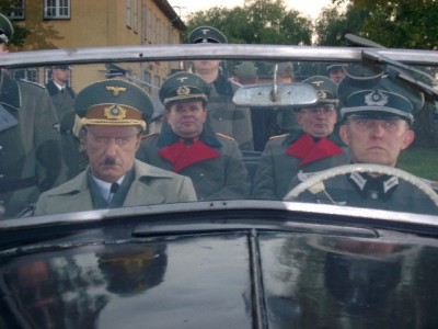 Zabytkowe hangary pod młotek, a pamiątki na bruk - 38