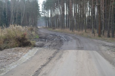 Burmistrz otworzył kawałek drogi. Ze wsi do lasu