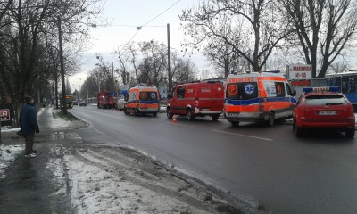Tir wjechał w tramwaj, motorniczy zakleszczony (FOTO) - 1