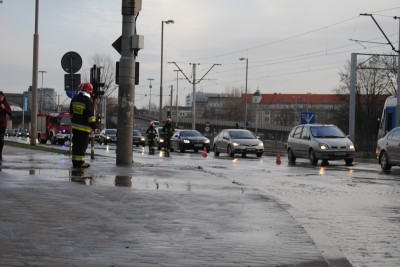 Ogromne korki przez pękniętą magistralę w centrum - 3