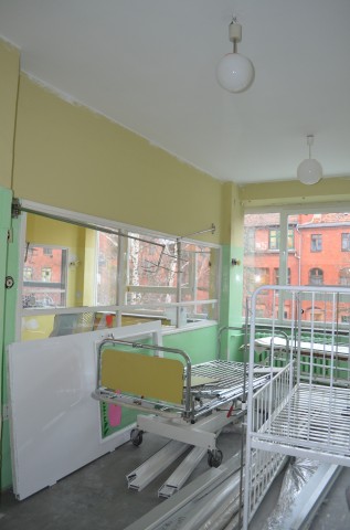 Remontują klinikę, bo mają dość fatalnych warunków - 17