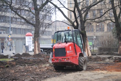 Nowe drzewa i ławki. Tak będą wyglądać okolice NFM - 2