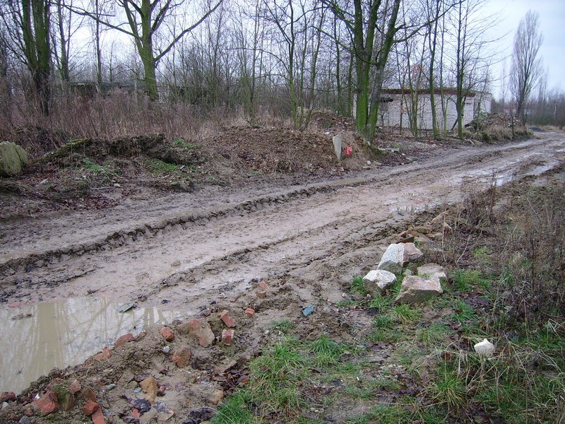 Legnica: Ukradli 400 metr&oacute;w...ulicy (ZDJĘCIA)