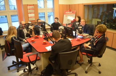Zarząd wojew&oacute;dztwa w ogniu krytyki za projekt eDolny Śląsk