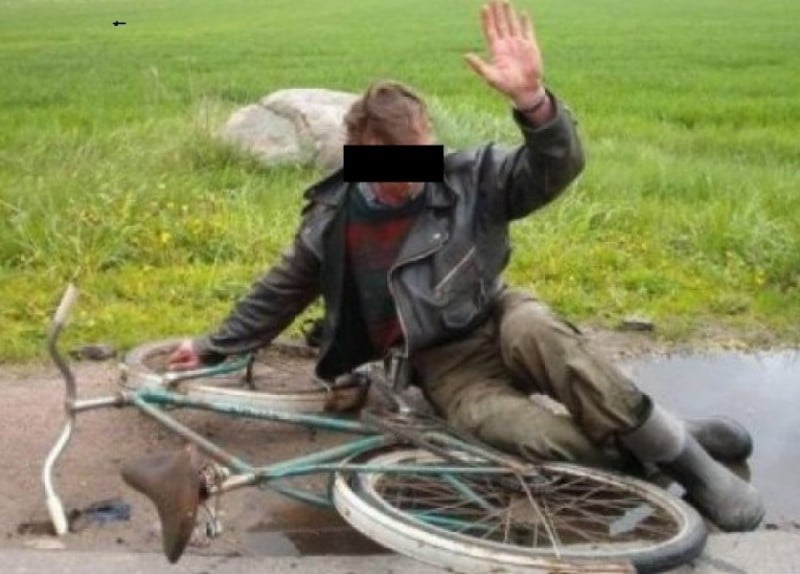 Pijany rowerzysta bez oświetlenia na środku autostrady! - Zdjęcie ilustracyjne/fot. Facebook