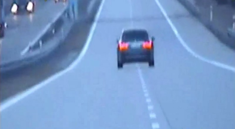 Pędził środkiem autostrady... ponad 210 km/h (FILM) - dolnoslaska.policja.gov.pl