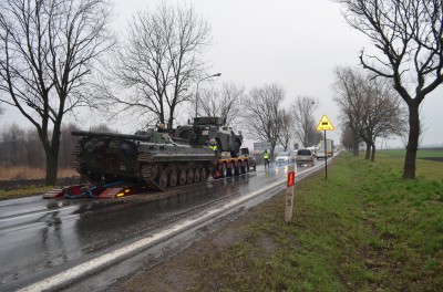 Wielkie korki na DK8: Ciężarówka wjechała w... (ZDJĘCIA) - 17