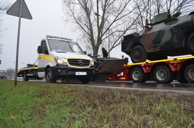 Wielkie korki na DK8: Ciężarówka wjechała w... (ZDJĘCIA) - 23