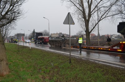 Wielkie korki na DK8: Ciężarówka wjechała w... (ZDJĘCIA) - 26