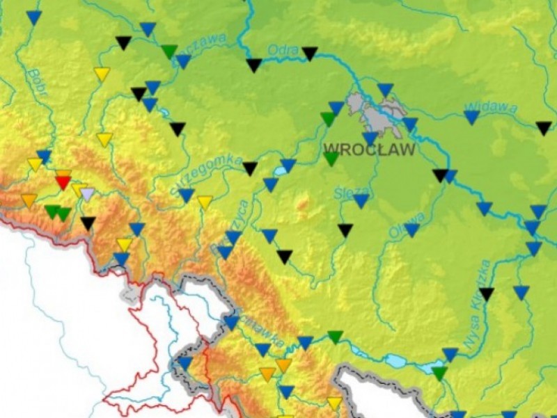 Dwa stany alarmowe po opadach deszczu - 