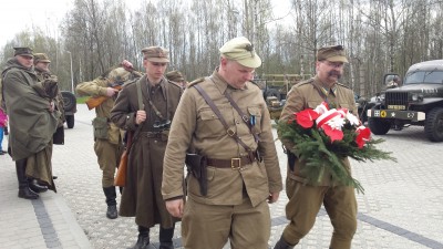 O pamięci realistycznej i symbolicznej... - 6