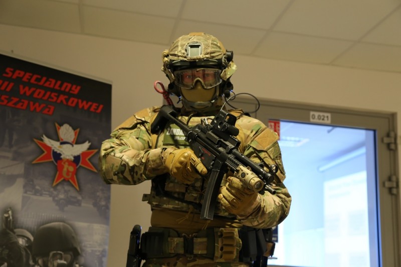 Pokazali, jak się walczy z terrorystami (ZDJĘCIA)