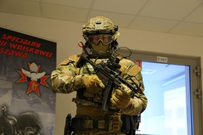 Pokazali, jak się walczy z terrorystami (ZDJĘCIA) - 0