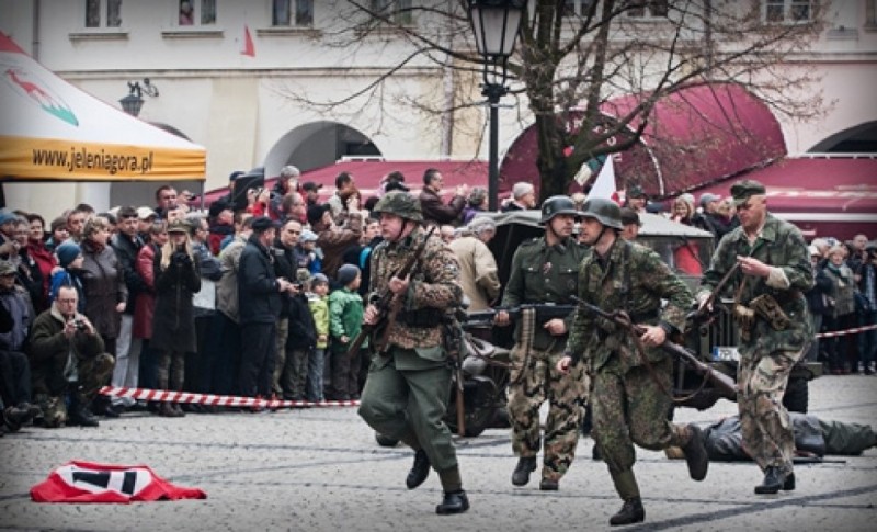 Majówka na szczudłach i w czołgu (PROPOZYCJE) - Fot. Arado