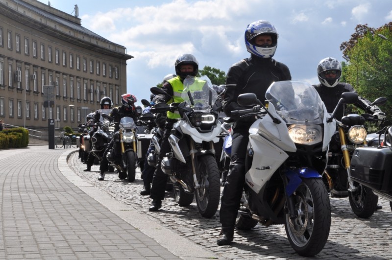 150 motocykli przed urzędem wojewódzkim (ZOBACZ) – fot. Michał Woźnica