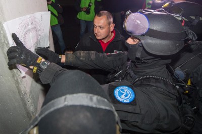 Antyterroryści na wrocławskim stadionie (ZDJĘCIA) - 17