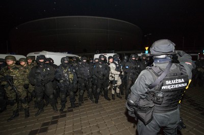Antyterroryści na wrocławskim stadionie (ZDJĘCIA) - 18