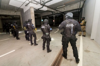 Antyterroryści na wrocławskim stadionie (ZDJĘCIA) - 22