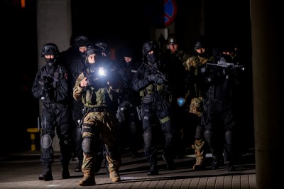 Antyterroryści na wrocławskim stadionie (ZDJĘCIA) - 23