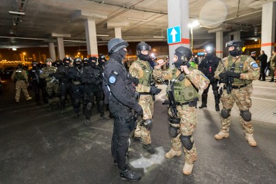 Antyterroryści na wrocławskim stadionie (ZDJĘCIA) - 26