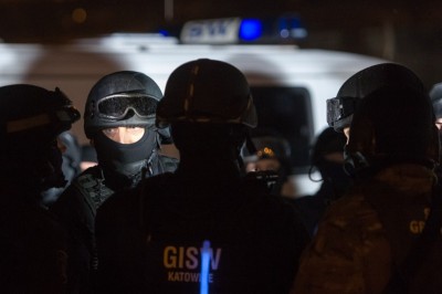 Antyterroryści na wrocławskim stadionie (ZDJĘCIA)