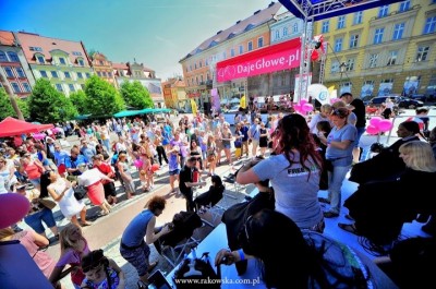 Daj głowę, pom&oacute;ż kobietom chorym na raka