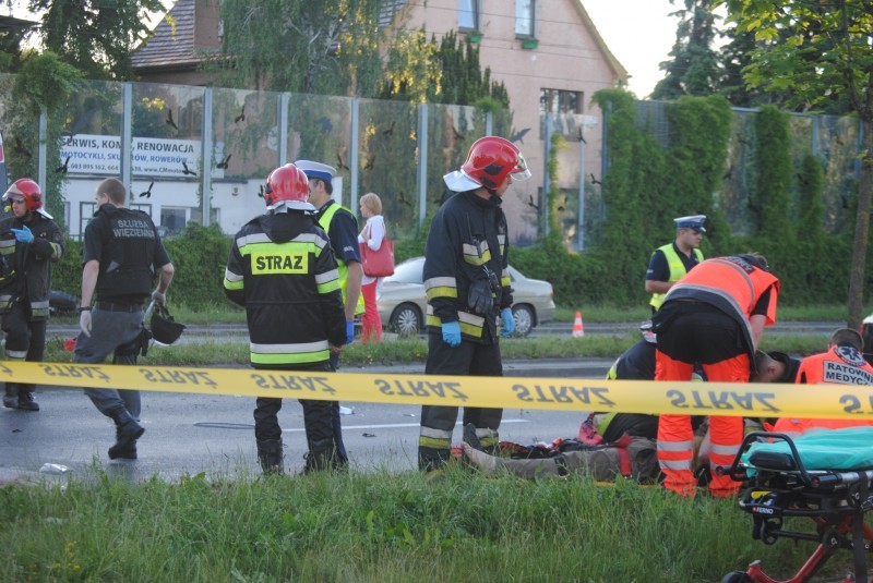 Wypadek ambulansu Służby Więziennej. 8 osób rannych - Fot. Gregor Niegowski (Radio Wrocław)