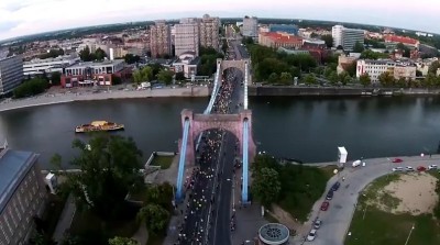 Nocny Wrocław Półmaraton z lotu drona (FILM)