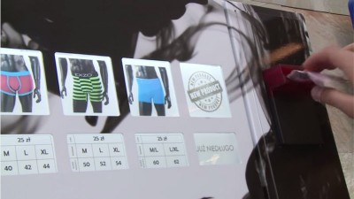 Wlewane słuchawki i majtki z automatu - okazały się hitem