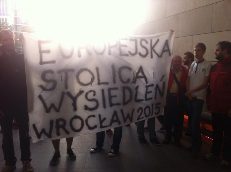 Przepychanki podczas spotkania premier Kopacz (ZDJĘCIA)