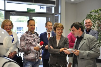 Minister Marię Wasiak przywitał robot EuGenius (Posłuchaj) - 9