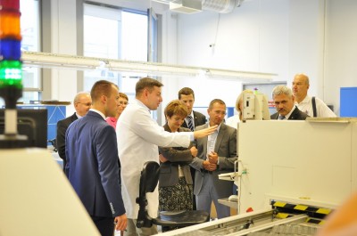 Minister Marię Wasiak przywitał robot EuGenius (Posłuchaj) - 2