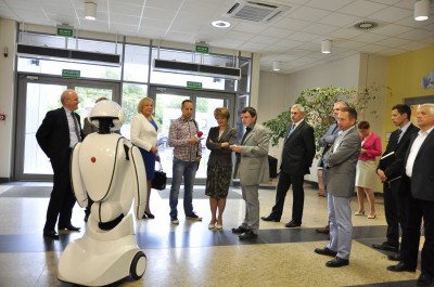 Minister Marię Wasiak przywitał robot EuGenius (Posłuchaj) - 7