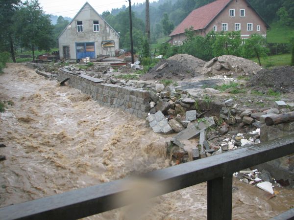 Dolny Śląsk: nadal będzie padać (Zobacz) - Okolice Kamiennej Góry (Fot. Piotr Słowiński, Radio Wrocław)