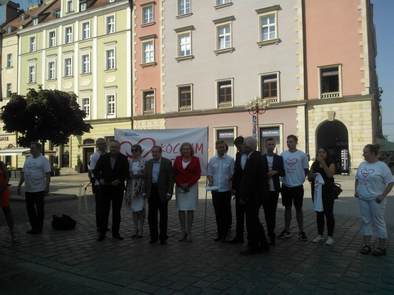 PO zbiera podpisy we Wrocławiu (POSŁUCHAJ) - fot. Aurelia Szymon