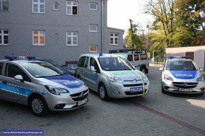 Nowe radiowozy dla policjant&oacute;w z Milicza (ZDJĘCIA)