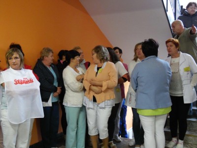 Jelenia Góra: W proteście wyszli przed szpital (FOTO) - 4