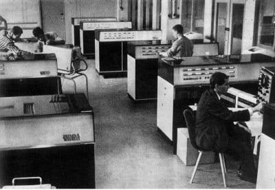 "M&oacute;zgi elektronowe, czyli historia wrocławskiego ELWRO"