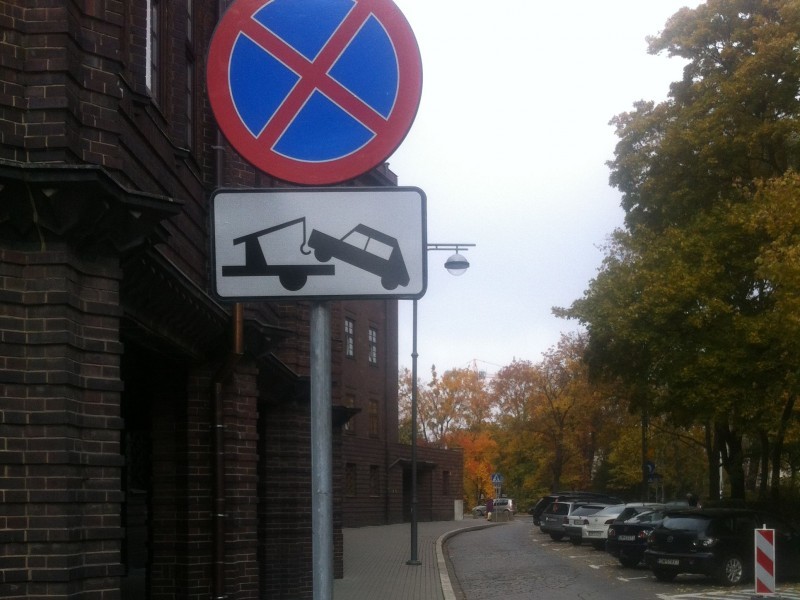 Znikające miejsca parkingowe na placu Muzealnym i ul. Łąkowej -