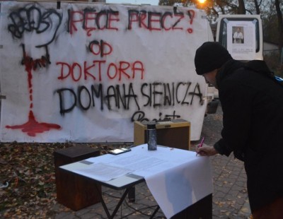 Pikieta w obronie doktora Domanasiewicza