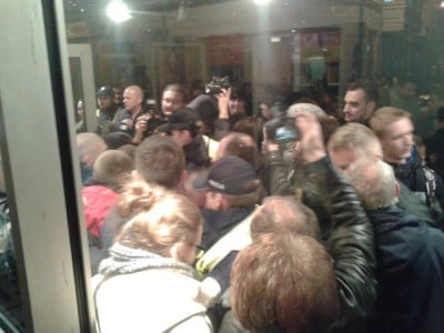 Awantura przed Teatrem Polskim we Wrocławiu (ZOBACZ) - 4