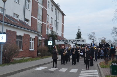 Trzebnicki szpital: Pogrzeb w internecie, protest na ulicy - 1