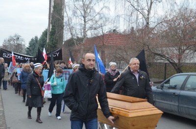 Trzebnicki szpital: Pogrzeb w internecie, protest na ulicy - 4