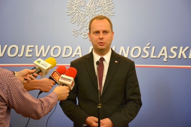 Wojewoda przerywa polityczny pat w Trzebnicy - fot. DUW